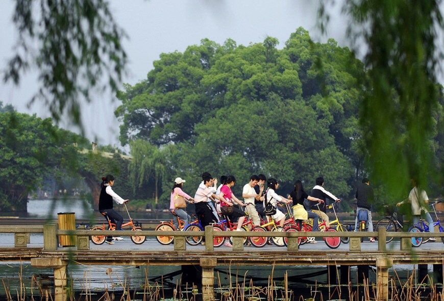 One Lake, Four Ways: The Perfect All-Day Journey Around West Lake