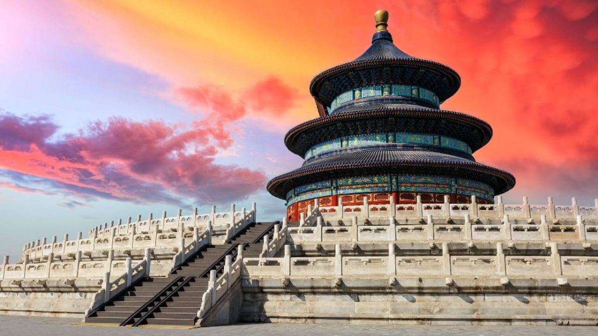 A Day in the Life of an Emperor: From Sacred Prayer to Lakeside Leisure