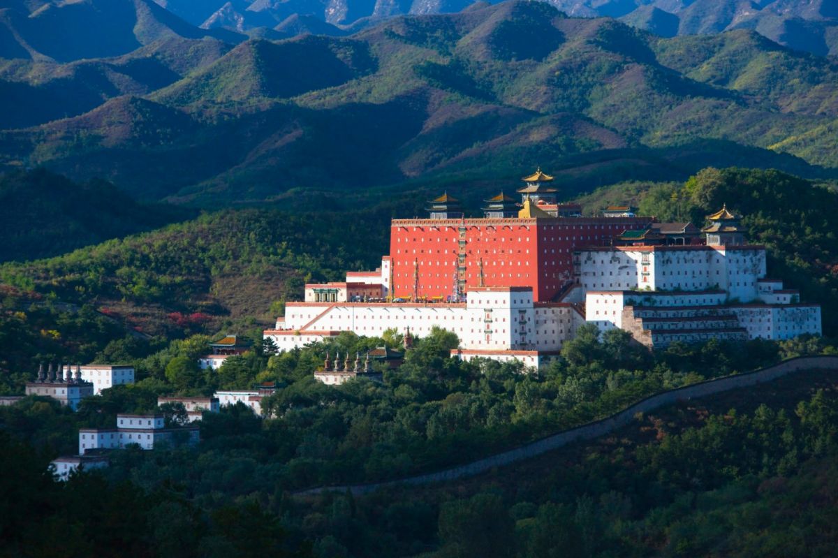 The Emperor's Secret Garden: China's Answer to Versailles