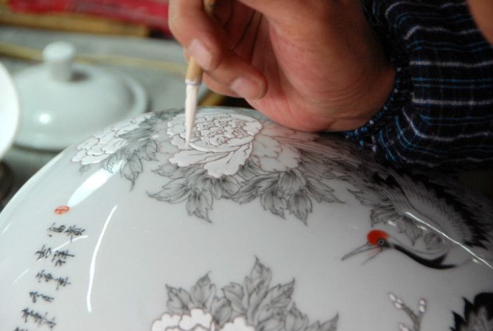In China's Porcelain Capital, the Entire City Breathes Fire and Clay